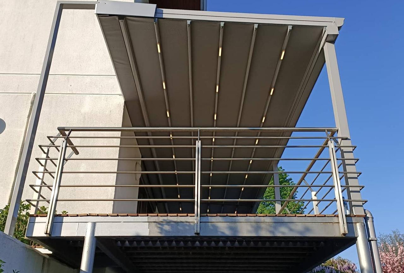 Residência premium com cobertura automatizada
